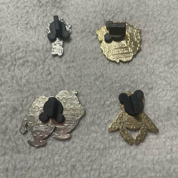 Disney pin assortment - Picture 2 of 2